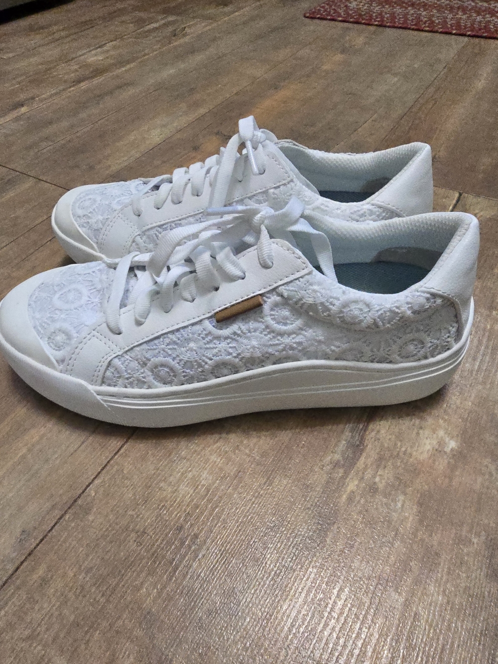 Dr. Scholl's Time Off White Lace Low-Top Sneakers Size 7